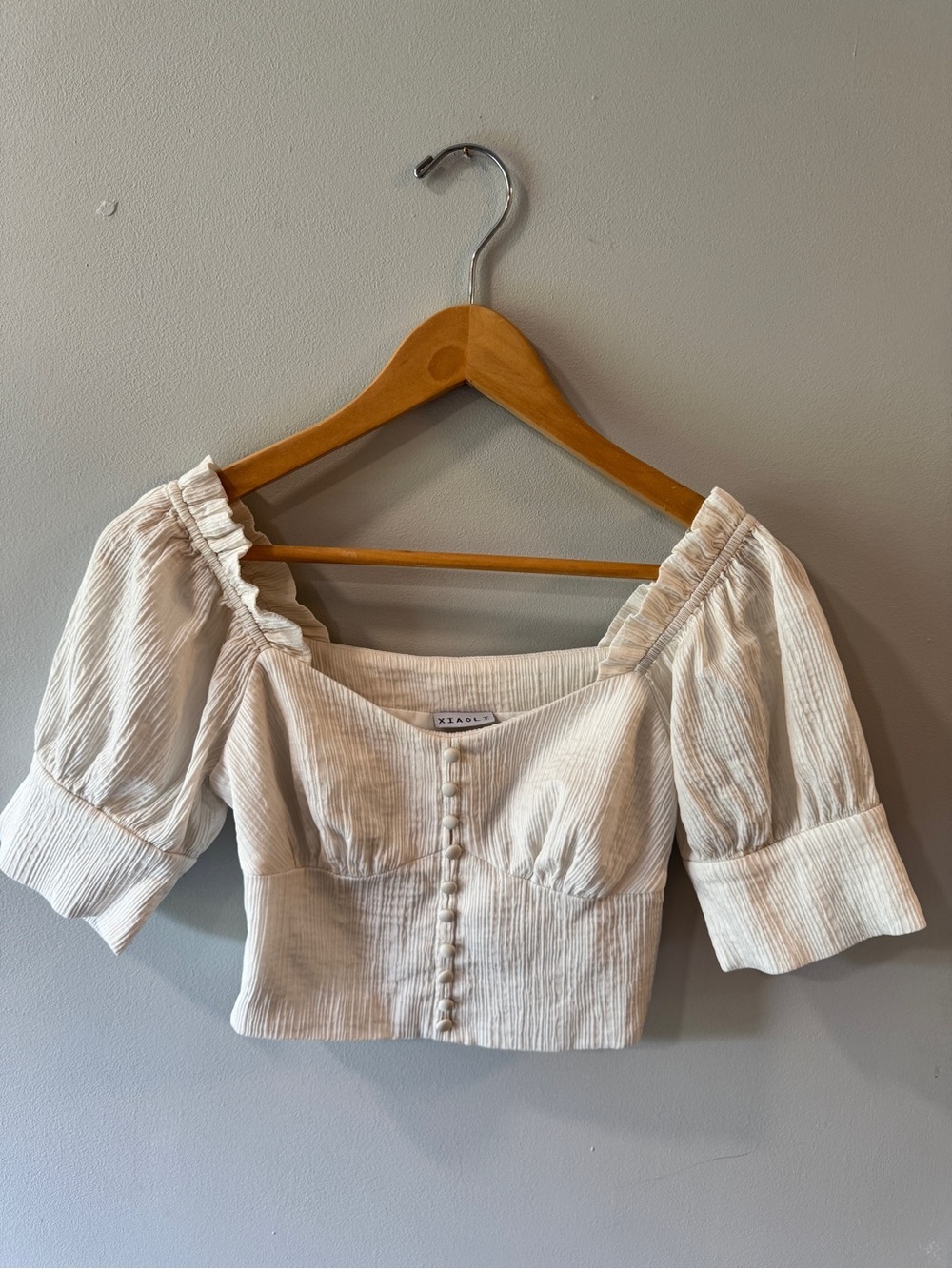 XIAOLI White Textured Crinkle Cropped Blouse Button Front S